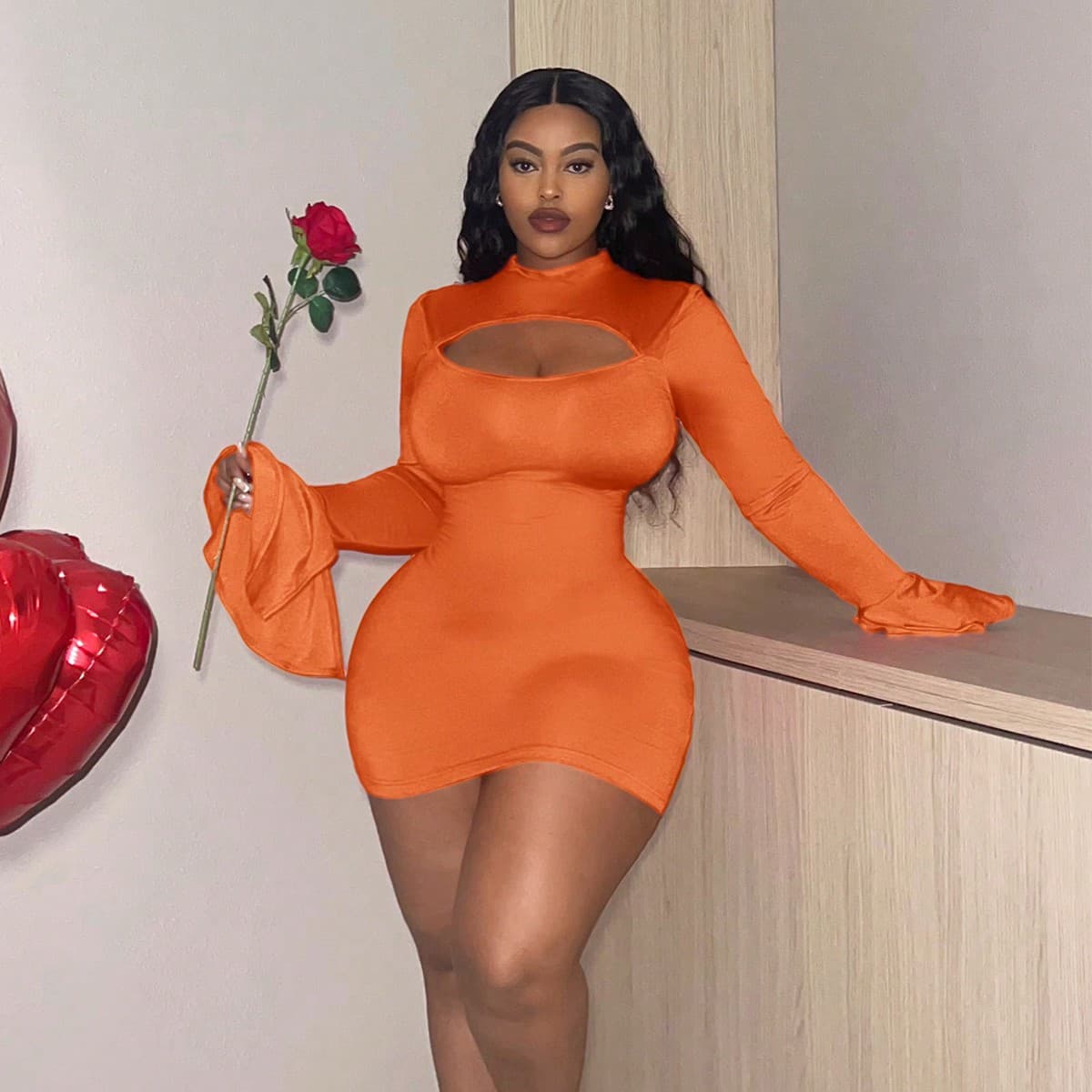 Plus Printemps Été Sexy Couleur Unie Évider Robe Moulante Avec Manches Évasées Pour La Saint-valentin
